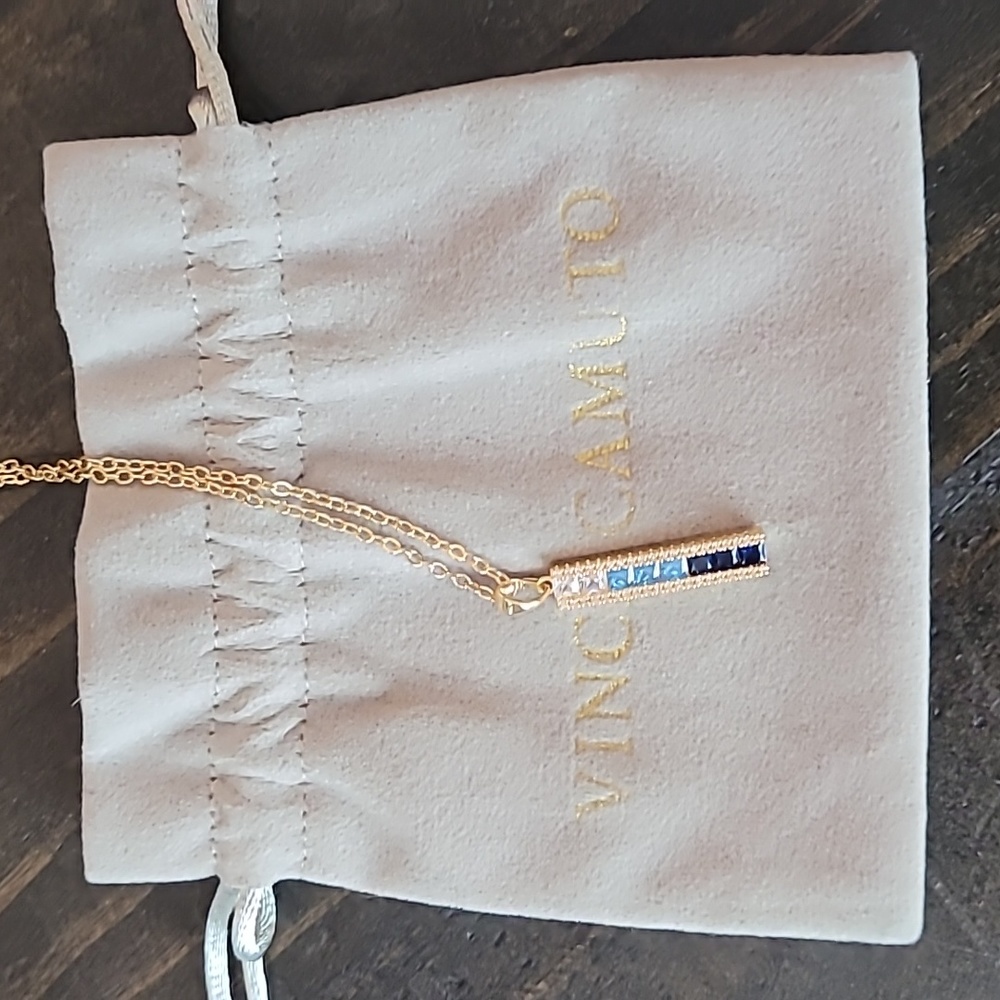 Vince Camuto hombre blue necklace